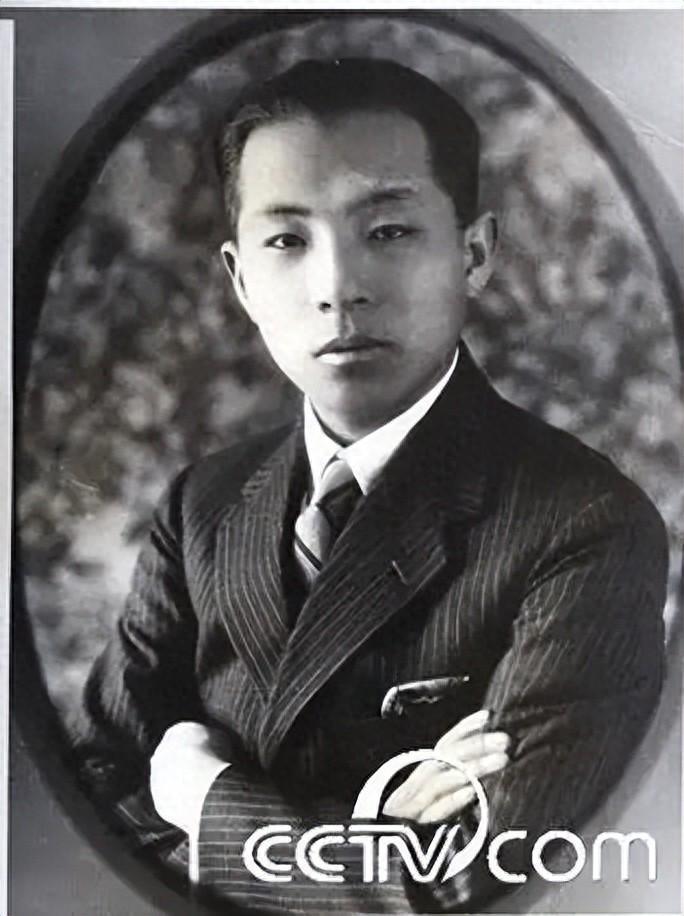 足球比分-张学良送蒋介石回南京是幼稚?毛主席道破天机:不去,内战停不了